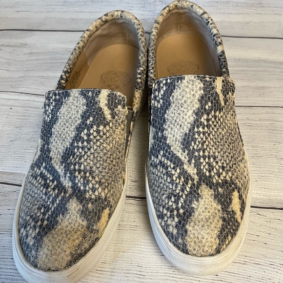 Vince Camuto Korli Snakeskin slip on - Picture 2 of 15